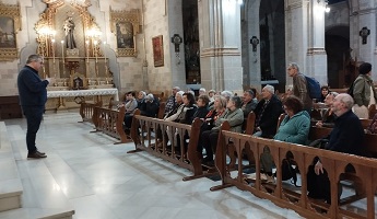 Explicaciones en la iglesia